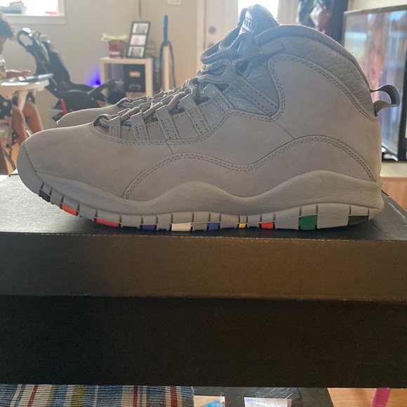 Sneakers - Picture 3 of 4